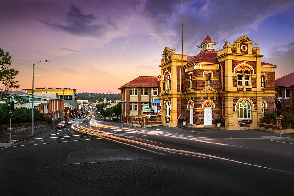 Image of Ipswich, Qld at night.