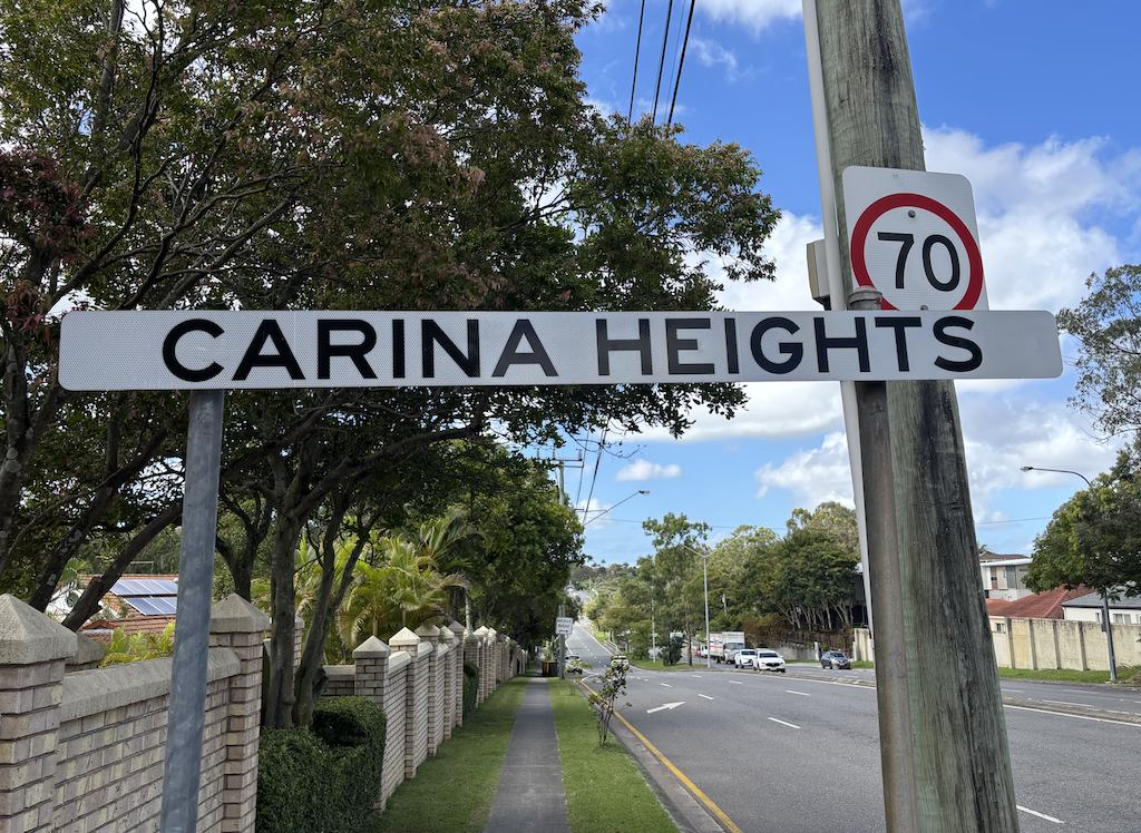 Carina Heights Suburb Sign